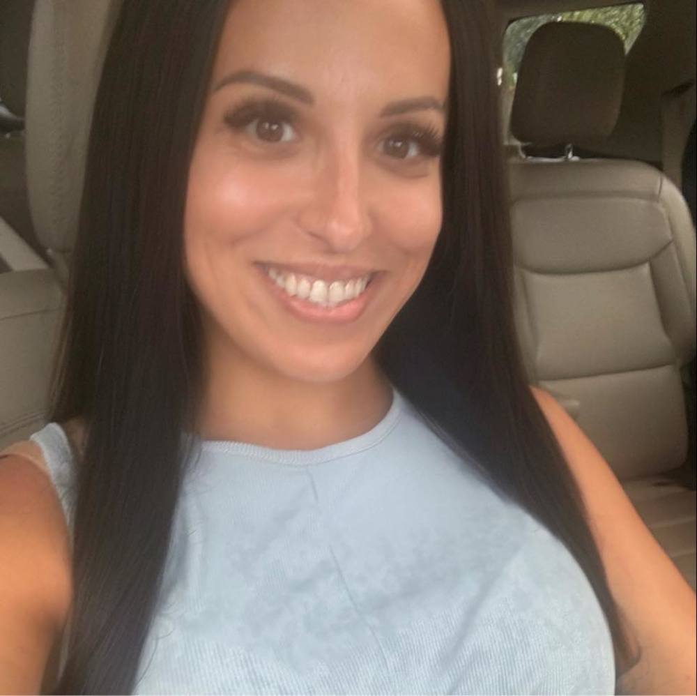 Meet your Posher, Cortney